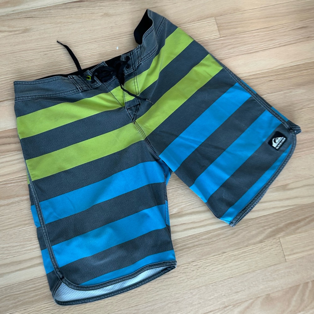 34W Quiksilver Blue and Green Board Shorts 4 Way Stretch.